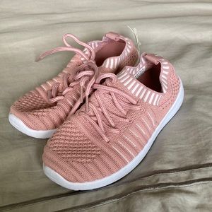 Danskin Girl’s Sneakers *NEW*